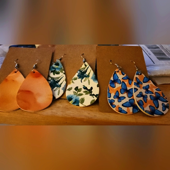 3 pr of NEW Leather Earring different colors - Picture 1 of 4